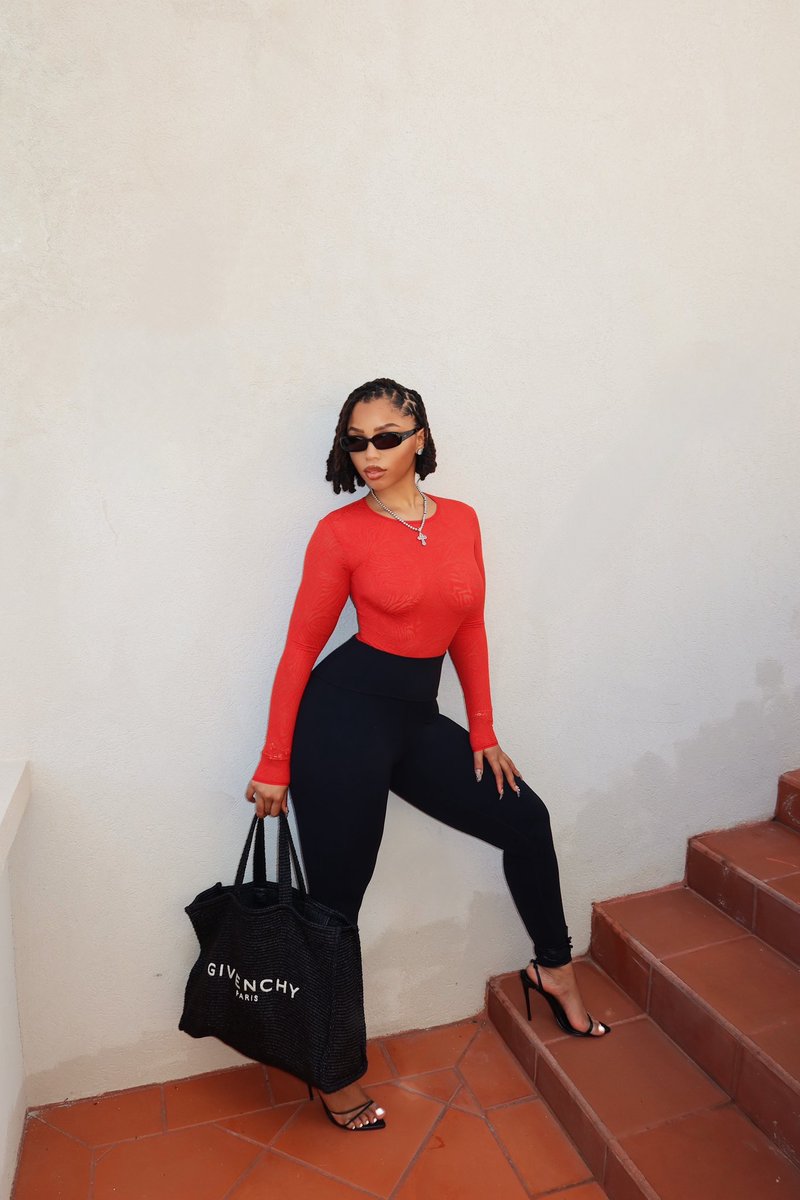 ChloeBailey's tweet image. are you even real? 🥹💕