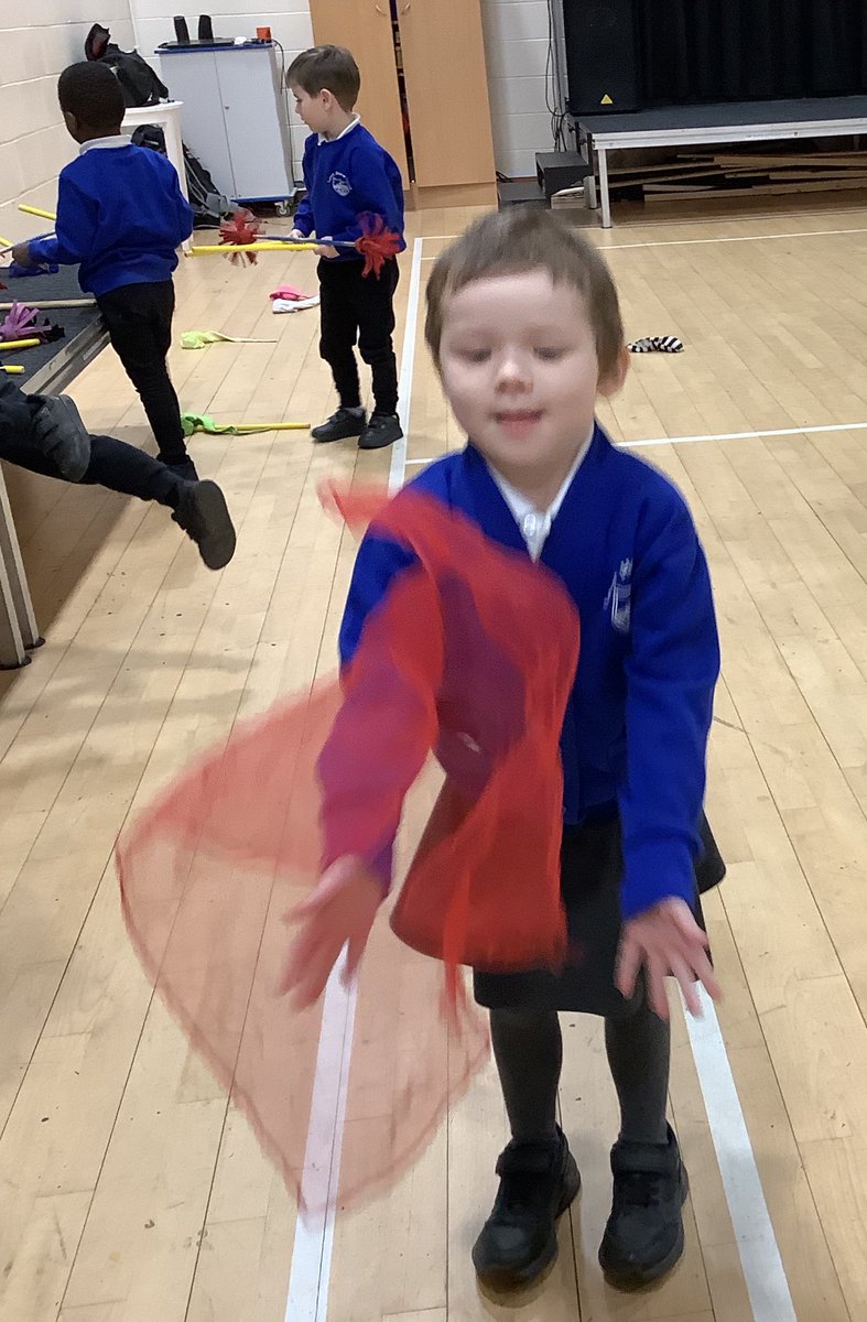 lowerhalstowsch's tweet photo. Acorn Class loved learning new skills today, from juggling to plate spinning, they gave everything a go. Thank you to the Friends of Lower Halstow for this treat! #Perseverance #trysomethingnew https://t.co/aYqwe37tXb