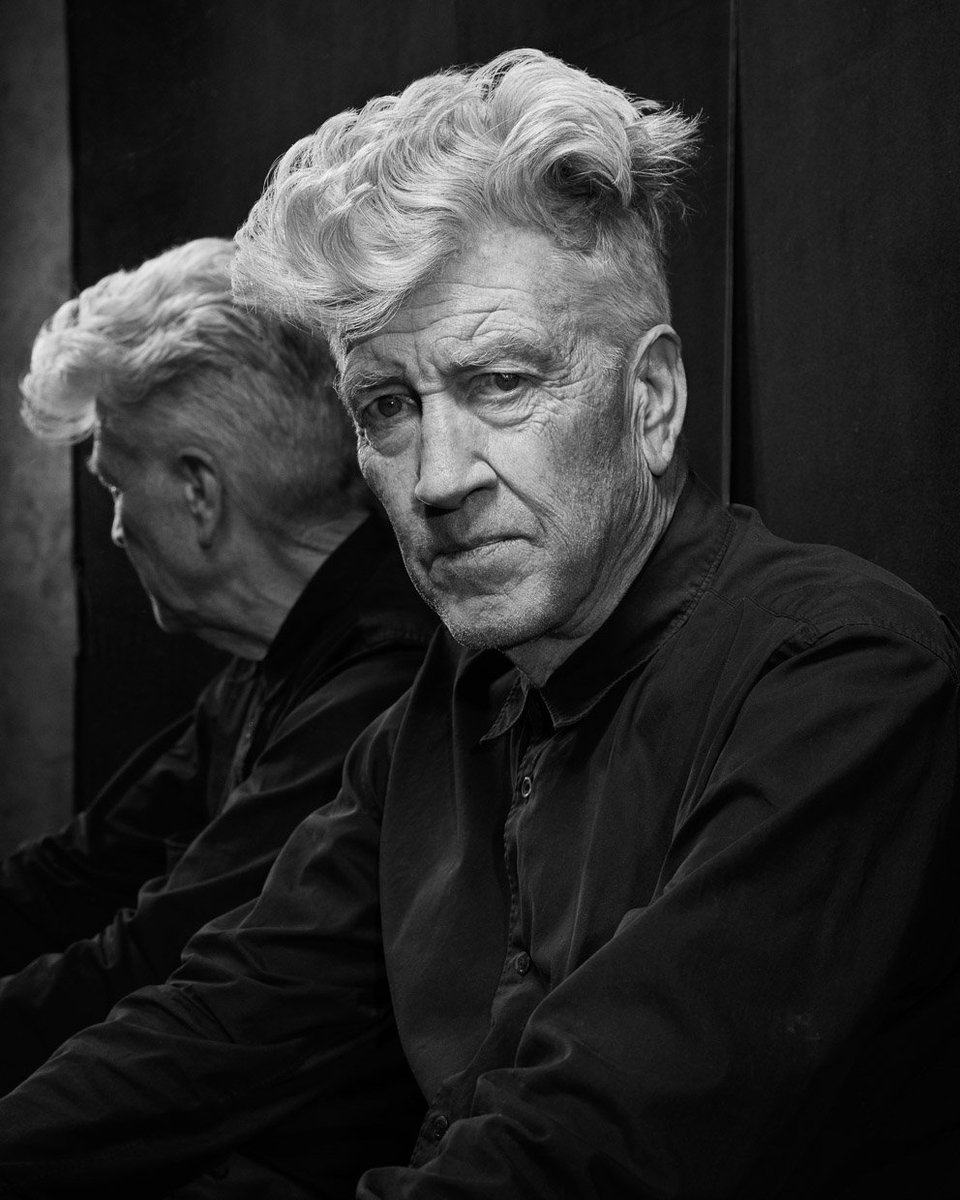Qué razón tenías cuando nos contaste que lo peor de un sueño, por extraño que sea, siempre es despertar.

David Lynch (1946 - 2025) 💔