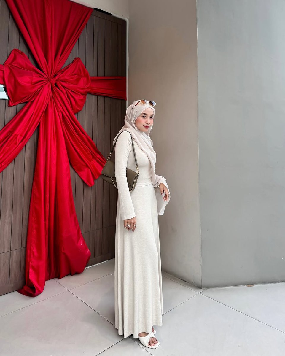 BanderCoco93514's tweet photo. Instagra: rinaahs 
#CewekSeksi #hijabers https://t.co/aLCZ4rHLvV