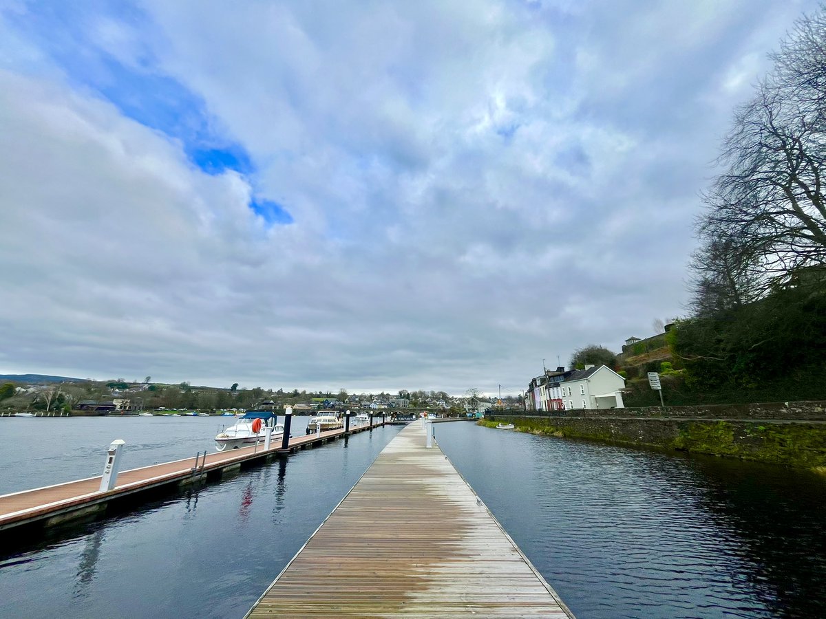 SeanRyanT's tweet photo. #100daysofwalking #killaloe #Clare (6km & the new bypass ,#walk) #views of #Ballina #Tipperary #RiverShannon #Moylussa #KeeperHill #Silvermines #StreetArt #Marina #Daschound #ireland #waterwaysireland
#sarsfieldsride https://t.co/sjpbKaY9VG by Derek Ryan #Music @pinkfloyd https://t.co/DV5Ker3d0V