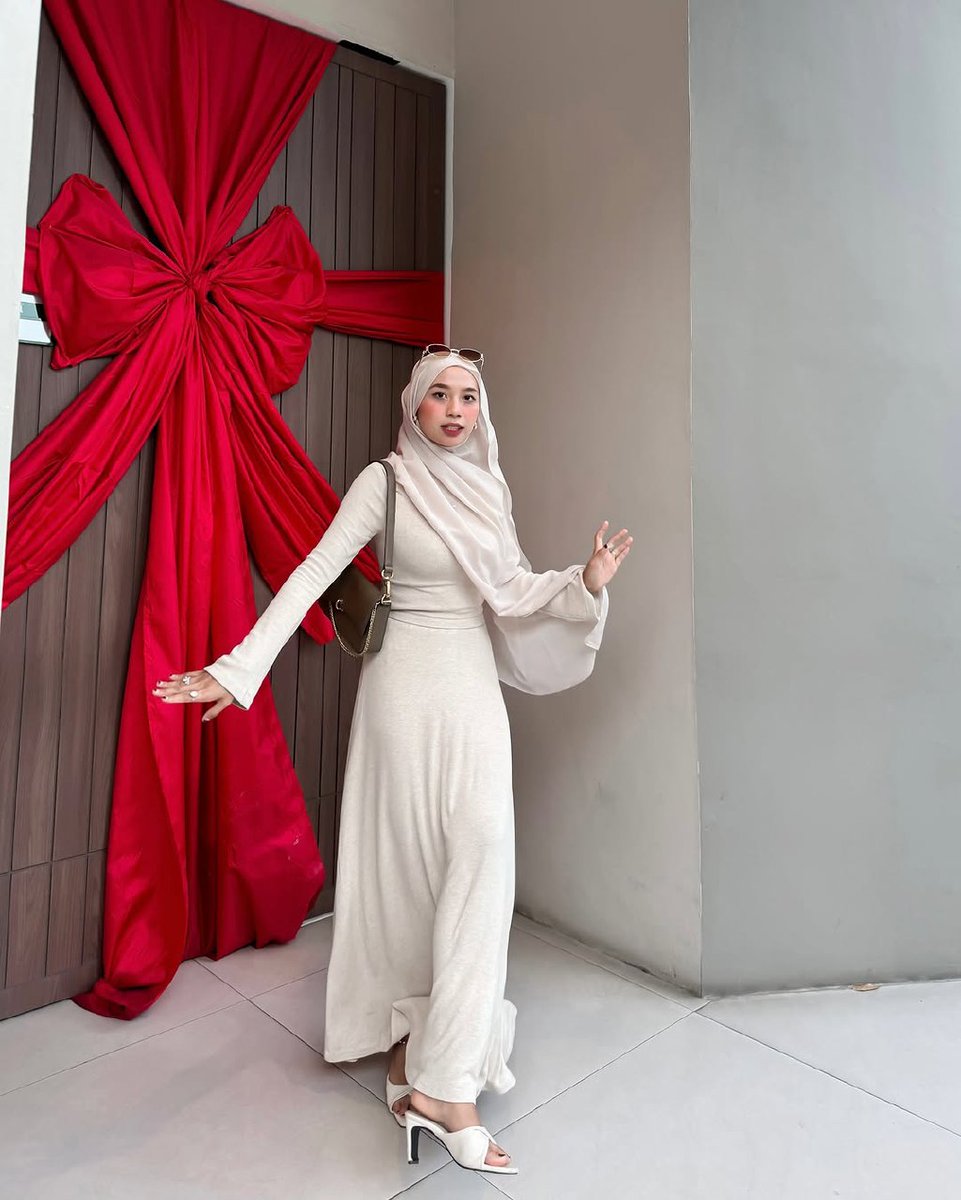 BanderCoco93514's tweet photo. Instagra: rinaahs 
#CewekSeksi #hijabers https://t.co/aLCZ4rHLvV