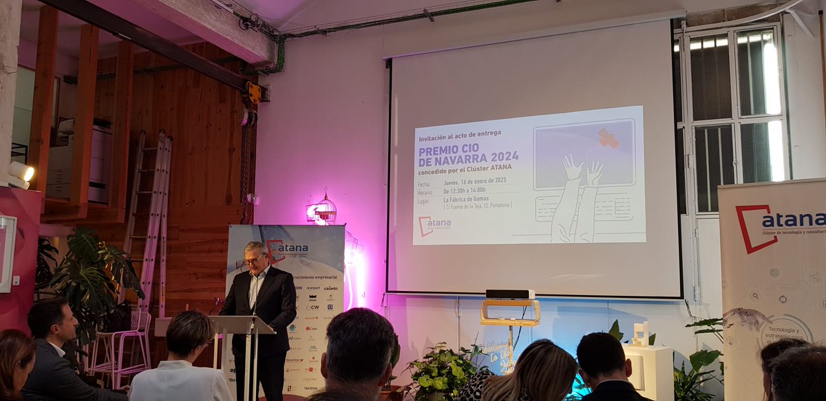 Sodenavarra's tweet photo. 🏆 GALARDONES | #SergioTaboada, de @CRuralNavarra, recibe el premio a CIO del año por @Atana_TIC
👉 #ATANA ha galardonado a Sergio Taboada Platas con el Premio CIO de Navarra, destacando su trayectoria profesional en gestión tecnológica, innovación y transformación digital.🌐 https://t.co/TXbsA4wY8v