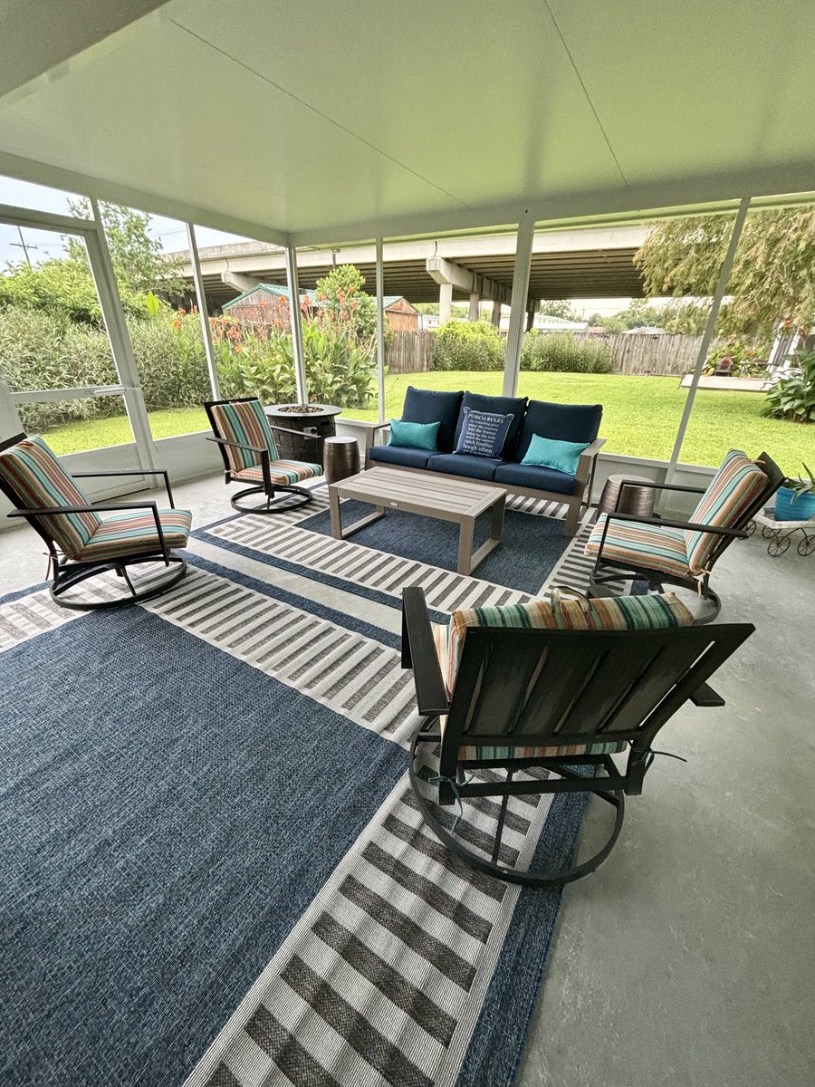 Billystructures's tweet photo. Screen rooms make great additions to the home! https://t.co/VMgendkoe2