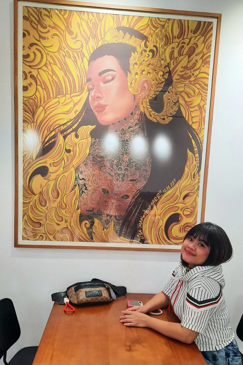 PeapTarr's tweet photo. Lisa and our Collaborative artwork located in Phnom Penh at our friends new restaurant NONG &amp; KRONG in Phnom Penh City🥰 https://t.co/dZpaNtXoeR