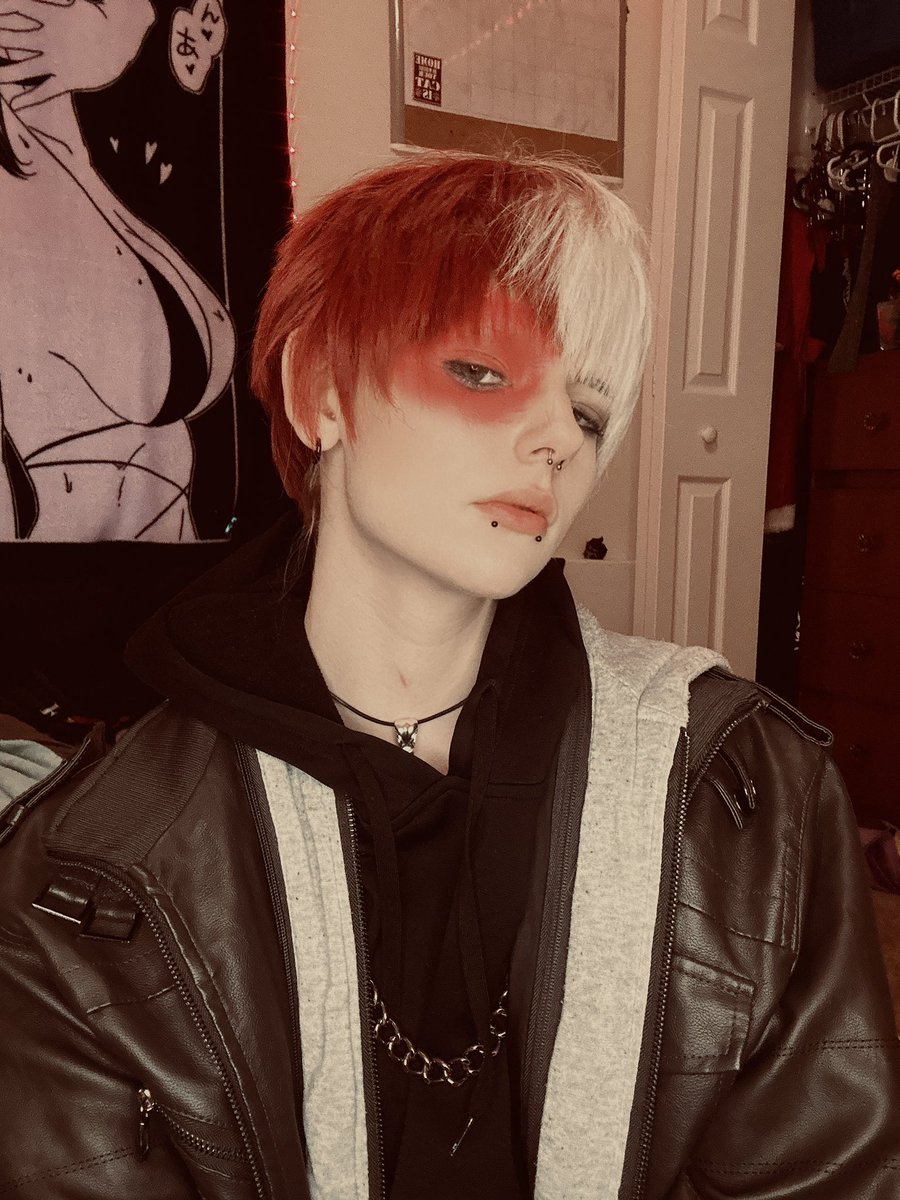 jaxc0s's tweet photo. My todoroki is literally so hot lmao 

#cosplay #cosplayer #anime #mha #MyHeroAcademia #todorokishoto #todoroki https://t.co/how1W9tFrk