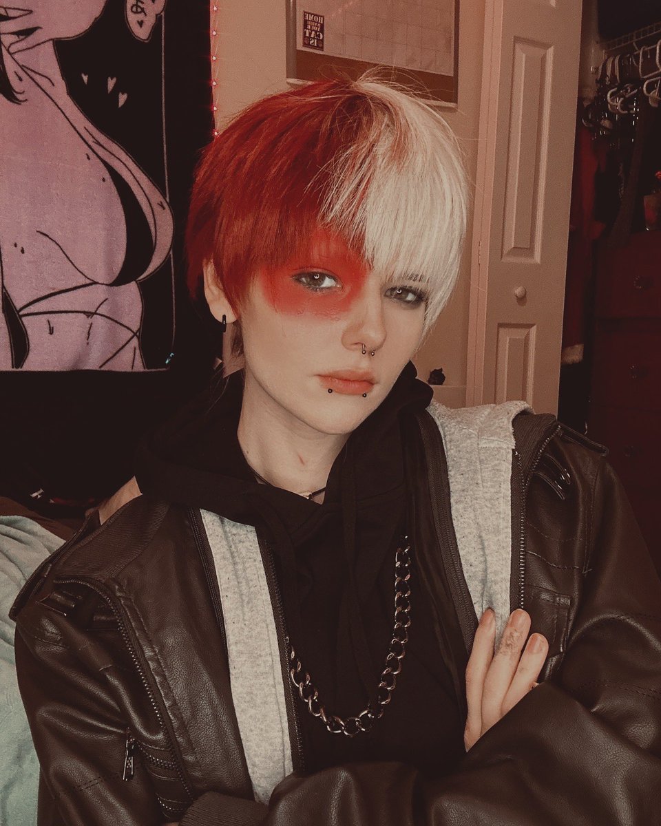 jaxc0s's tweet photo. My todoroki is literally so hot lmao 

#cosplay #cosplayer #anime #mha #MyHeroAcademia #todorokishoto #todoroki https://t.co/how1W9tFrk