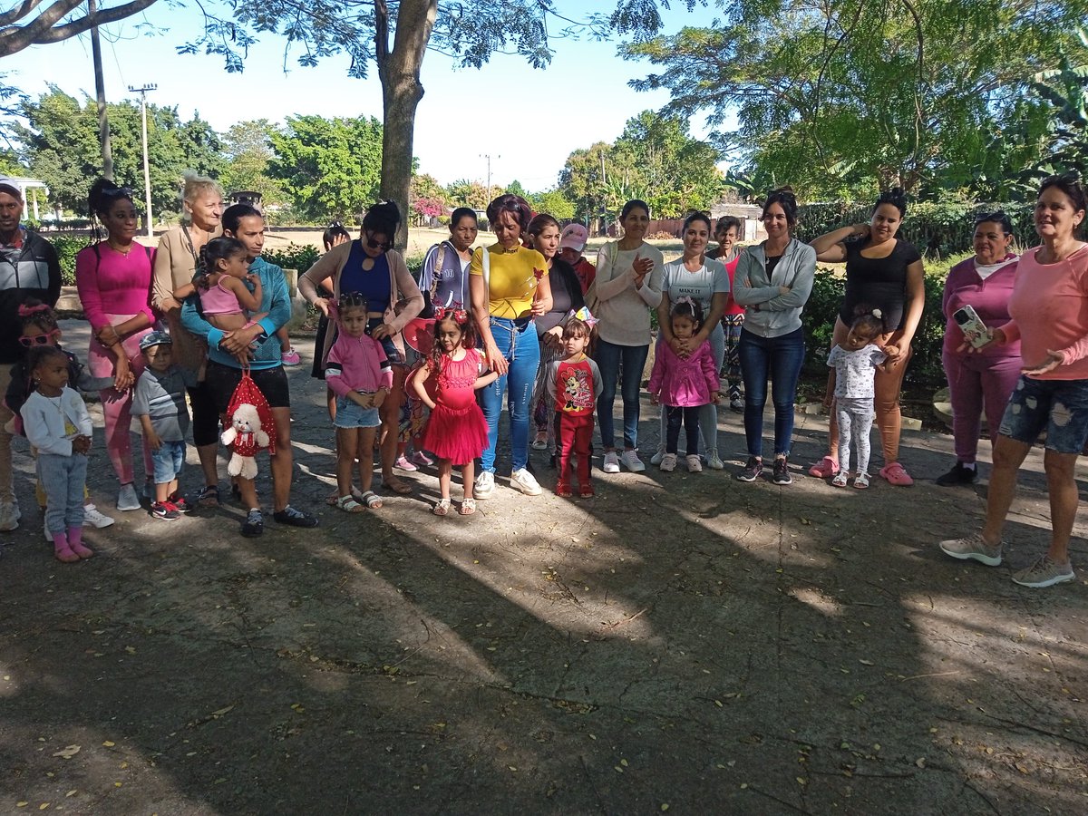 Celebrando el 33 aniversario del programa educa a tu hijo en el poblado de Australia #MatancerosEnVictoria