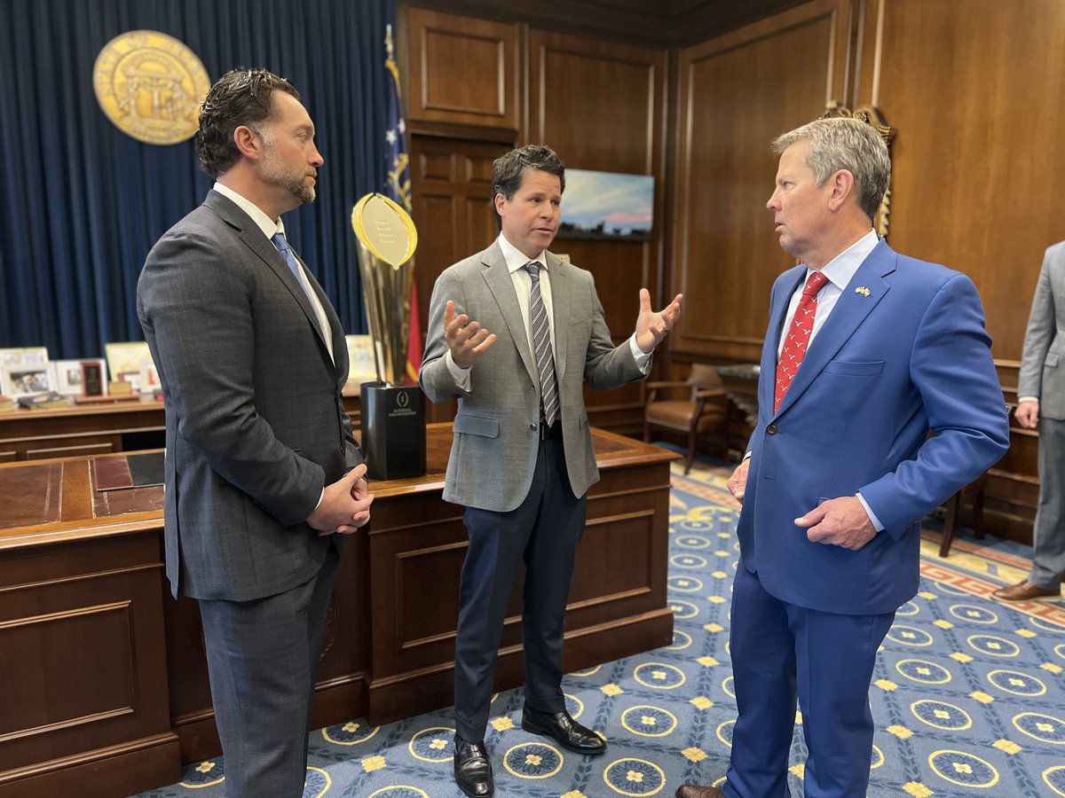 atlchamber's tweet photo. The 2025 CFP #NationalChampionship Trophy visited the GA State Capitol as Atlanta prepares to host this epic event on Jan. 20!
Thanks to @GovKemp, @LtGovJonesGA, @JonBurnsGA and the GA General Assembly for showcasing why Atlanta is the ultimate host city.
#CFBPlayoff https://t.co/aZ9zNe1qqT