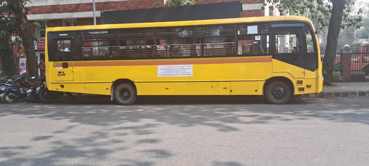 Govilkar's tweet photo. #bmcmumbai #mumbaitraffic #mybmc today at 11:45 am bus parked in front of bus stop covering bus stop fully, at old HFS schoolHirtanandani Complex Powai, Forest street Buses always parked and double parked on forest street and Ridge Road ,central avenue https://t.co/WYYvU6oBQx