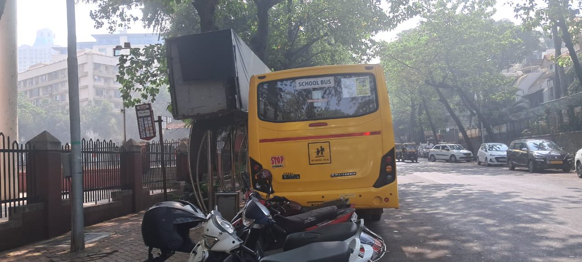 Govilkar's tweet photo. #bmcmumbai #mumbaitraffic #mybmc today at 11:45 am bus parked in front of bus stop covering bus stop fully, at old HFS schoolHirtanandani Complex Powai, Forest street Buses always parked and double parked on forest street and Ridge Road ,central avenue https://t.co/WYYvU6oBQx