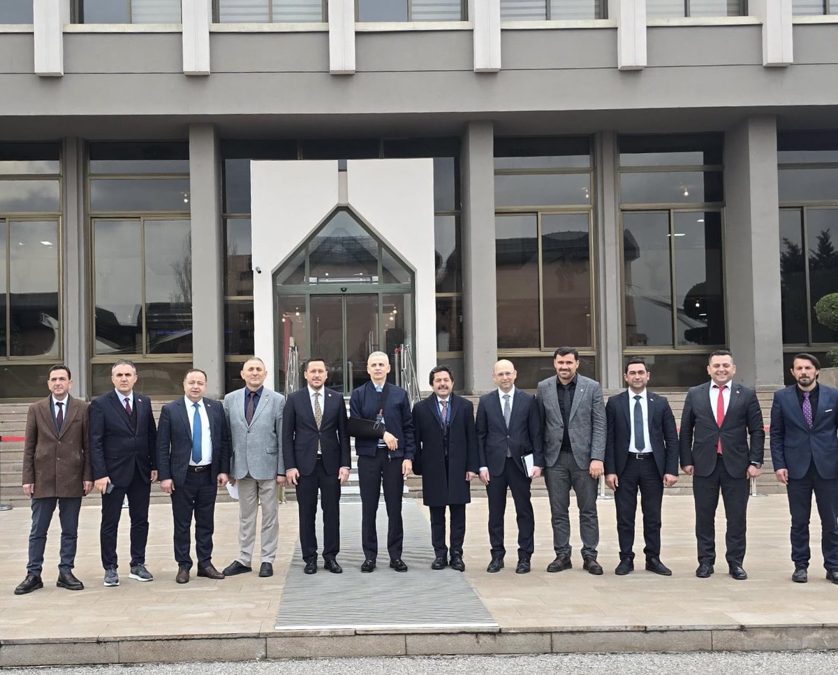KaramanValiligi's tweet photo. 📍Enerji ve Tabii Kaynaklar Bakanlığı

Valimiz Mehmet Fatih Çiçekli, AK Parti Karaman Milletvekilleri Av. Selman Oğuzhan Eser ve Osman Sağlam, İl Genel Meclisi Başkanı Tamer Yıldızbaş ile Başyayla ve Kazımkarabekir Belediye Başkanlarıyla birlikte, Enerji ve Tabii Kaynaklar Bakanı Alparslan Bayraktar’ı ziyaret etti.
@OSMANSAGLAM70 
@avSelmanEser