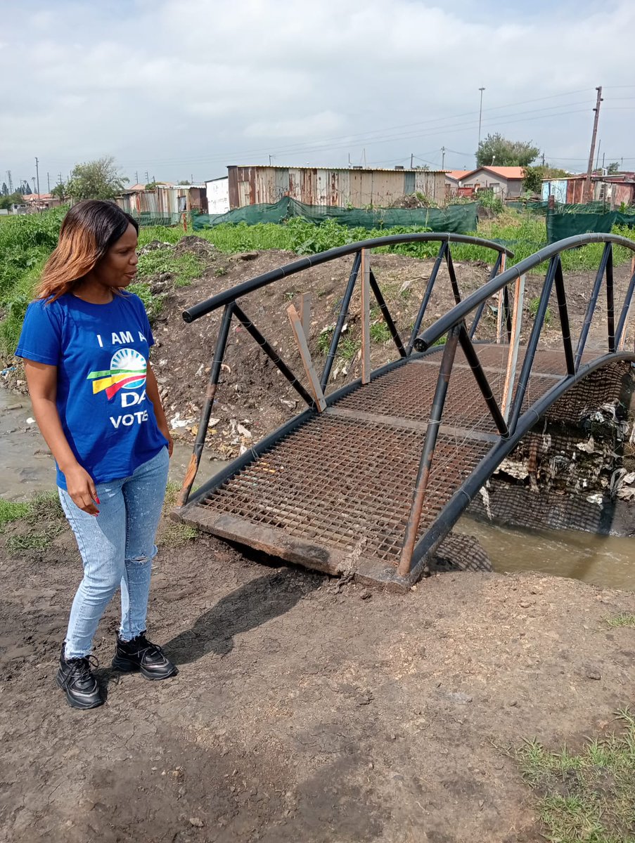 The DA in the Govan Mbeki is taken aback at the sub-standard bridge that the municipality delivered to the residents of Lebohang in Ward 6.

Read more: mpumalanga.da.org.za/2025/01/da-que…