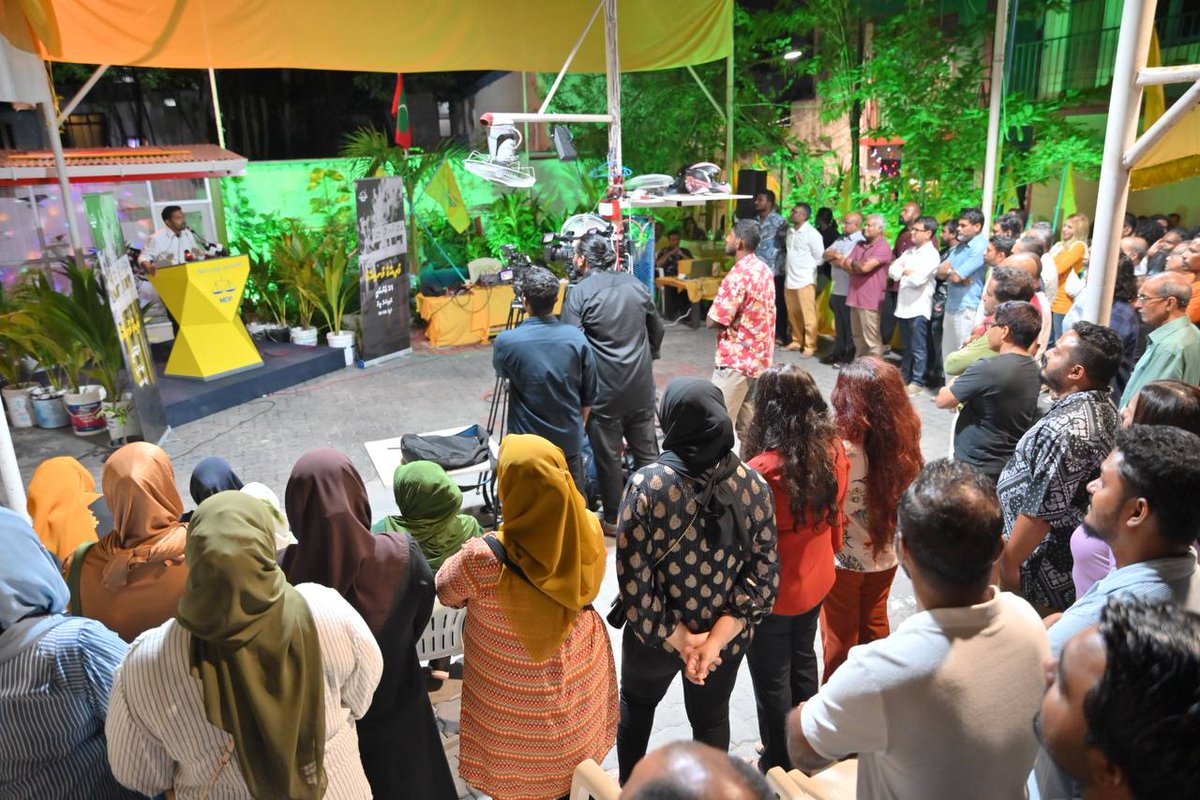 MDPSecretariat's tweet photo. ޖެނުއަރީ 31 އަށް ތައްޔާރުވުމަށް އަޅުގަނޑުމެން ކަންމަތީ ޖަލްސާތައް މި ފެށީ މިރޭ ޕީޓްރަލް ޕާކު ސަރަހައްދުން.

#FudhijjeFundijje https://t.co/R6ajnHLKSS