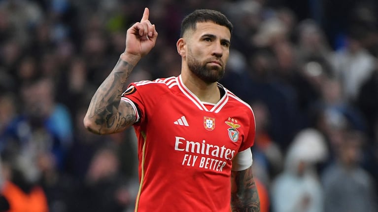 solofichajes123's tweet photo. El @SevillaFC, el @ValenciaCF y el @VillarrealCF sondean la incorporación del central argentino de 36 años Nicolás Otamendi, quien acaba contrato en junio con el Benfica, según @ojogo https://t.co/UtCRDB5xq2