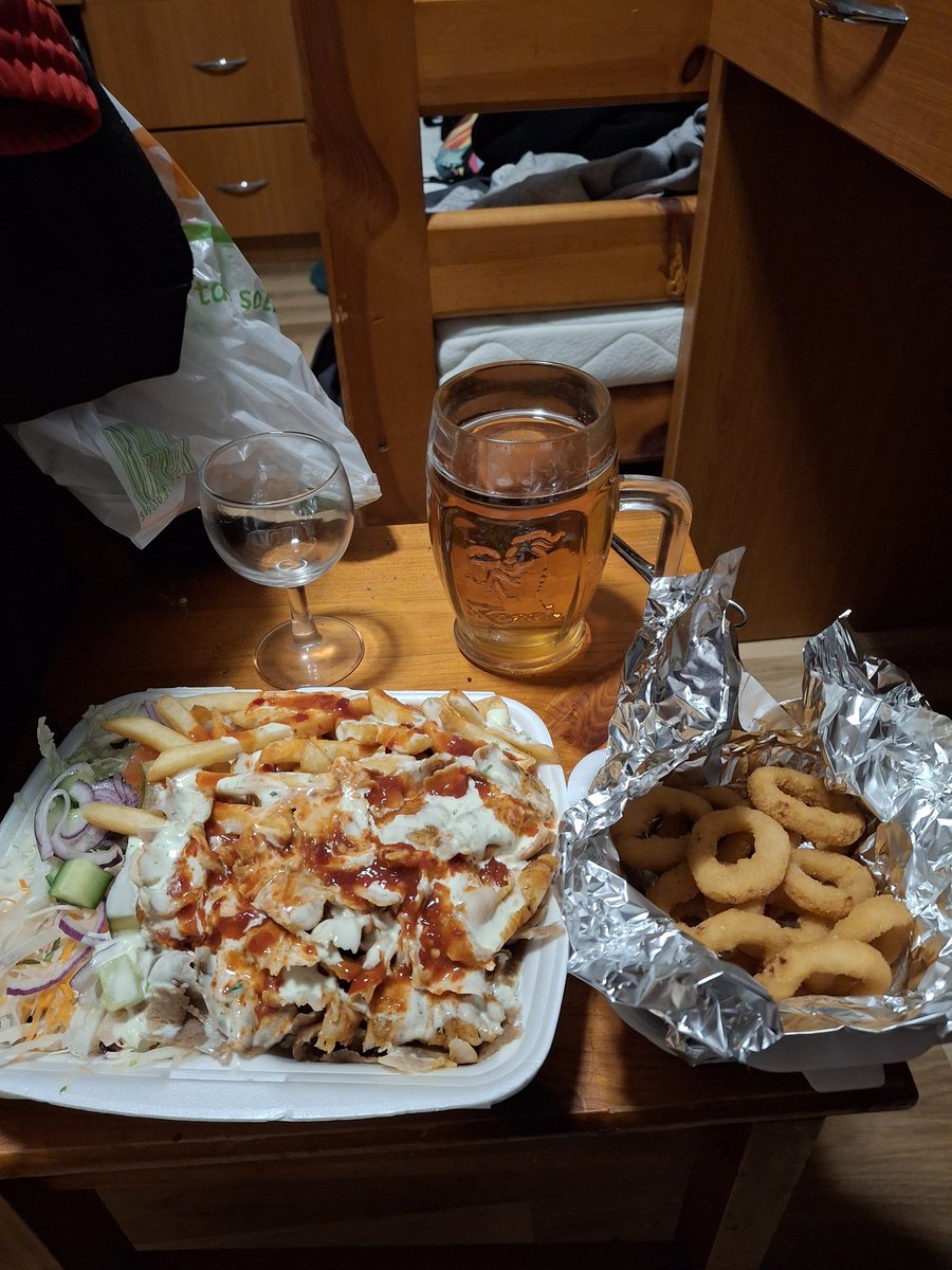 BSoftaofta's tweet image. #SoftaOfta #dinner #Polen ✌️😇🇸🇪🇪🇺🇺🇦🌎🏴‍☠️🎶💞💛❤️💙💯🇵🇱⛄️🍸❄️🙏