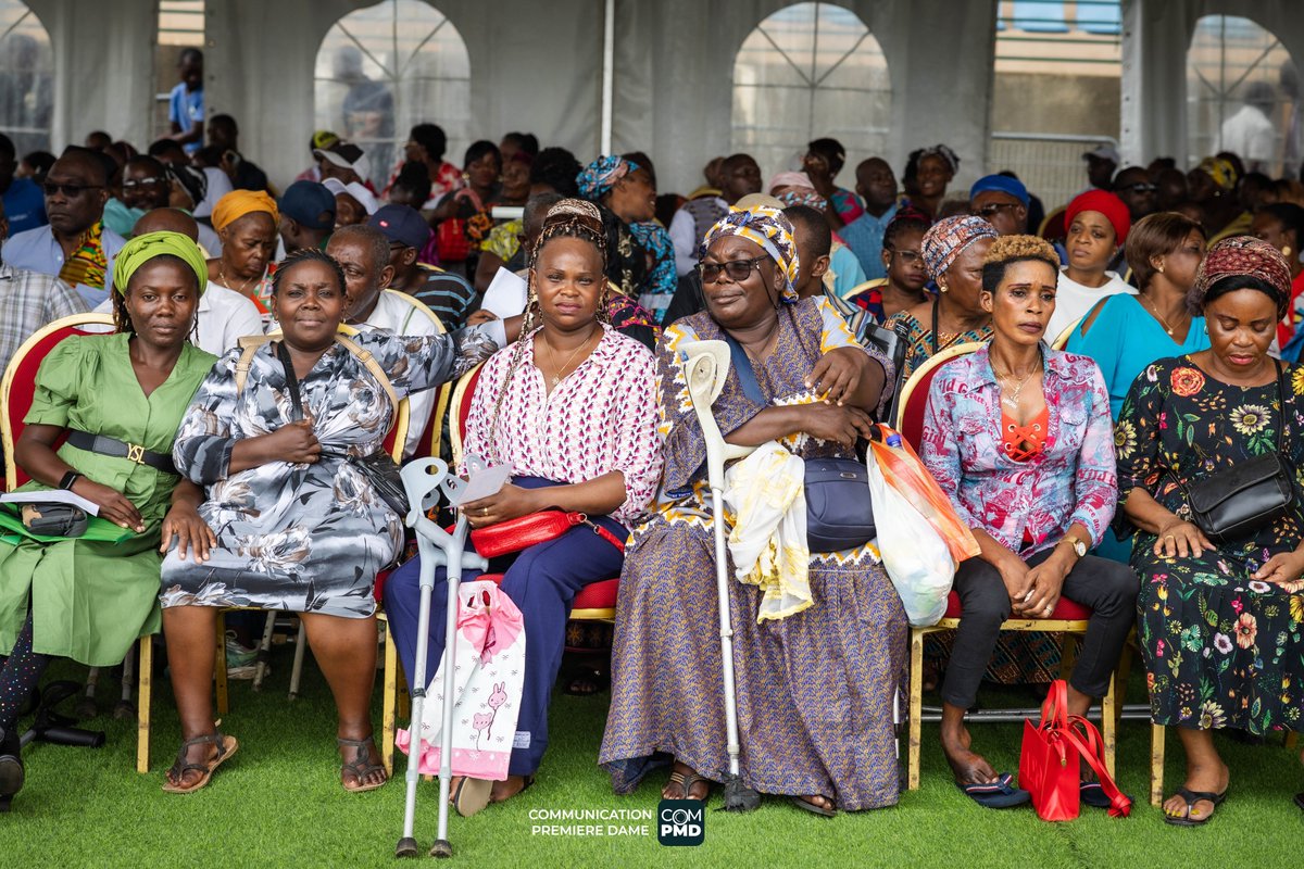 Cérémonie de remise de 315 scooters aux personnes à mobilité réduite
