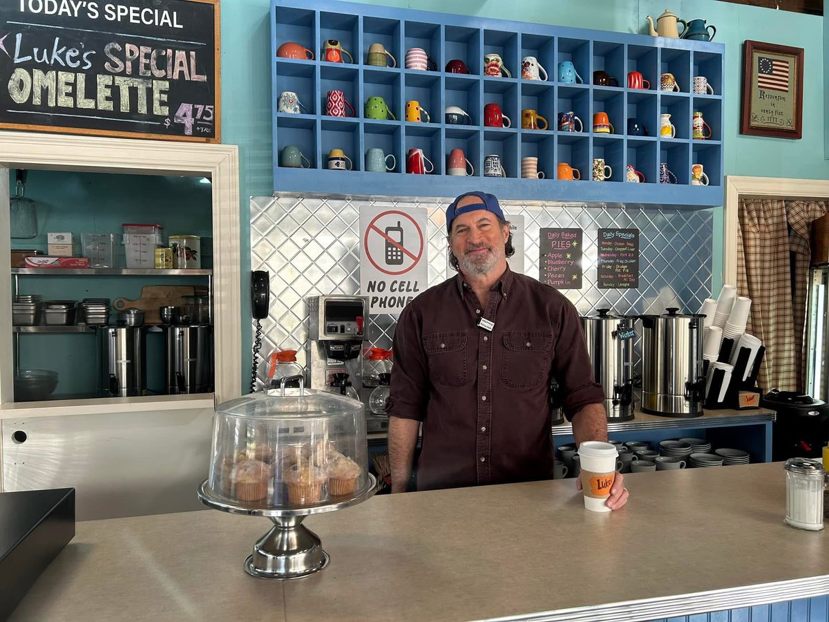 ScottyPsBigMug's tweet photo. 30% off Pumpkin Spice & Sugar Cookie while supplies last!
☕️
Grab some #LukesDiner Blend, #StarsHollow Hazelnut, #DragonflyInn Blend, or Luke’s #HotChocolate!
☕️
NEW #GILMOREGIRLS 25th ANNIVERSARY MUGS! FREE SHIPPING ON ORDERS OF $75!
https://t.co/rbooH9pG7z @ScottGPatterson https://t.co/13sKxi88FB
