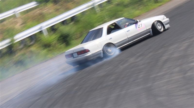 －し－ tweet media