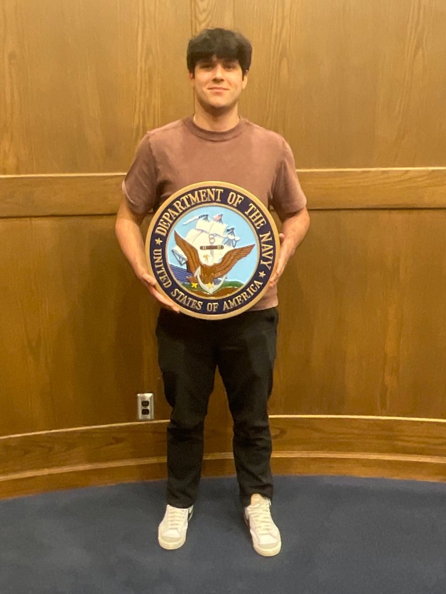 Sending a big congratulations to Aspen on recently enlisting in the U.S. Navy! Wishing you the best of luck as you begin this incredible journey! 🫡🇺🇸 <a href="/maumee_schools/">Maumee City Schools</a> <a href="/MaumeeHS/">Maumee High School</a> @usnavy