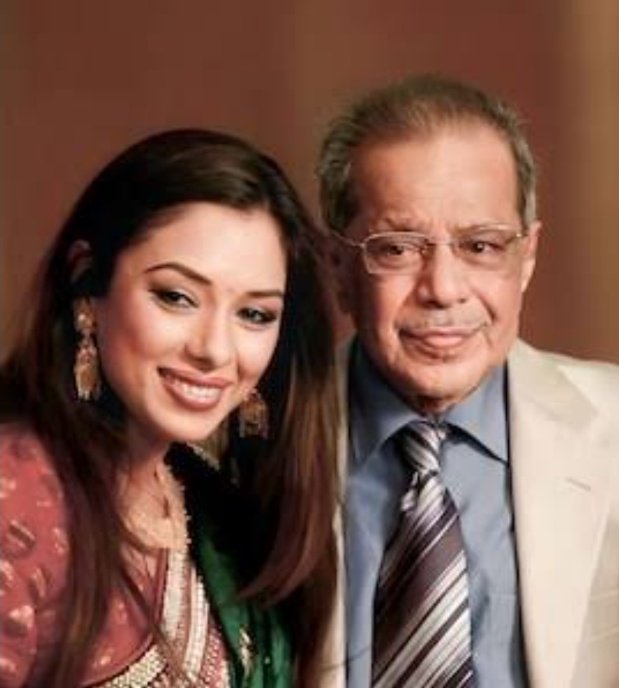 Rakhi4710233865's tweet photo. Rupali mam, she misses her father a lot and when someone loses his father then remembering him is very painful, I miss your anilganguly a lot
.
.
.
.
@rupaliganguly @gangulirajani @vijayganguly
.
.
.
.
#rupaliganguli #ashwinkverma #rajaniganguly #anilganguly #anupamaa #starpuls https://t.co/41O6YItgzA