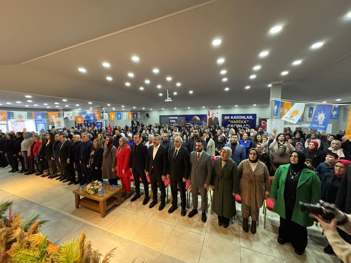 akgencesenyurtt's tweet photo. Esenyurt İlçe Kadın Kollarımızın 6. Olağan Kongresini büyük bir coşkuyla İlçe Başkanlığımız da gerçekleştirdik.

Yeniden İlçe Kadın Kolları Başkanı olarak seçilen Sayın @YldrmHarika' ü tebrik eder, yeni dönemde ekibine ve kendisine başarılar dileriz.

Hayırlı uğurlu olsun. https://t.co/am6wE5V0ry