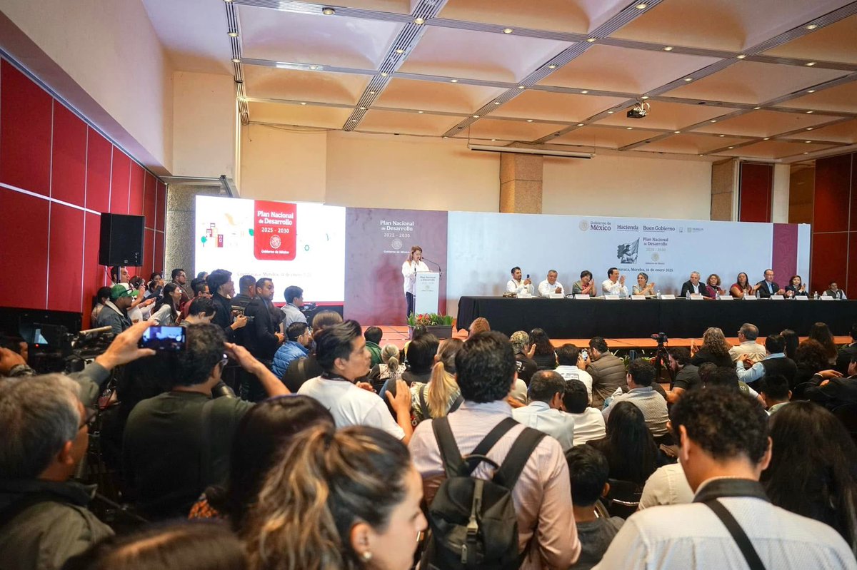IMPAJOVEN's tweet photo. ✨ Hoy el equipo de IMPAJOVEN estuvo presente en el Centro de Convenciones Morelos 🏛️, participando en un foro histórico con nuestras comunidades indígenas y afromexicanas 🌎.

💬 Trabajamos en mesas de diálogo para fortalecer sus derechos, cultura y desarrollo integral. https://t.co/IYcHQFOPOx