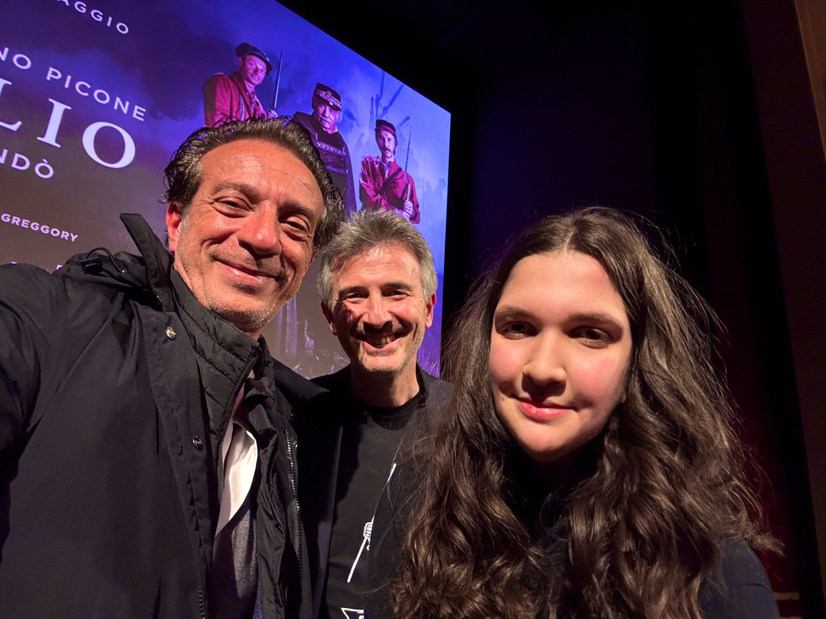 BeatriceBonvent's tweet photo. #Labbaglio da oggi al cinema🥰😍✨🍿
Correte tutti a vederlo,un film stupendo,che riesce a trasmettere e spiegare in modo perfetto la Spedizione dei Mille,anche ai più giovani
E non riuscirete più ad alzarvi dalla vostra poltrona del cinema da quanto bello è💥♥️

@FicarraePicone https://t.co/Ih3Gskgtt0