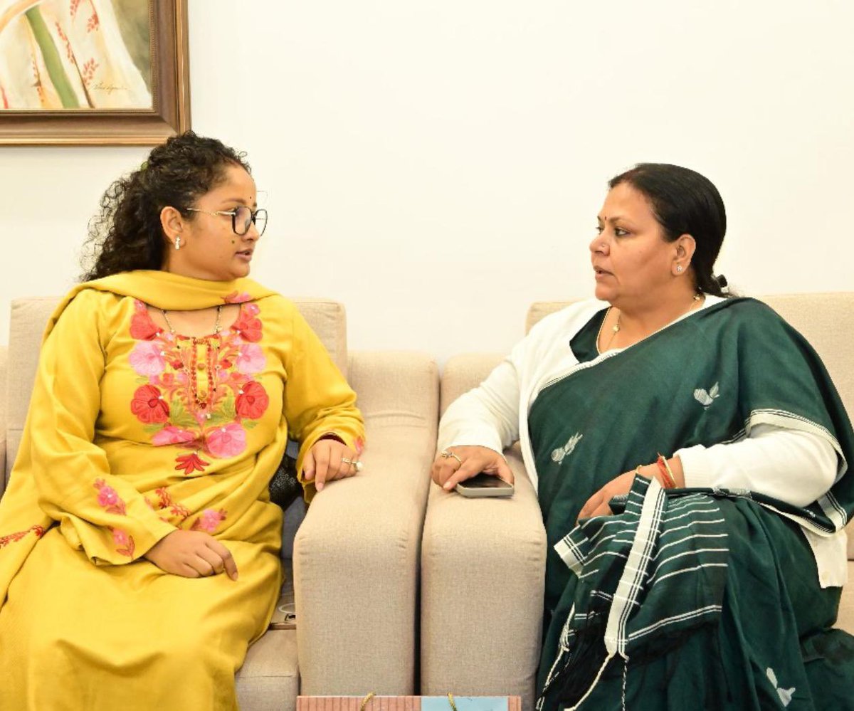 DipikaPS's tweet photo. आज मुख्यमंत्री आवास पर गांडेय की विधायिका श्रीमती कल्पना सोरेन जी से मुलाकात हुई। क्षेत्र के विकास और जनकल्याण से जुड़े महत्वपूर्ण मुद्दों पर चर्चा की हुई ।

@JMMKalpanaSoren https://t.co/ni2MxmUZTX