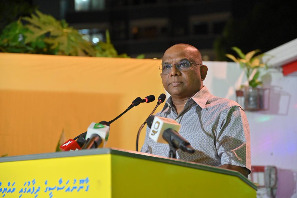 MDPSecretariat's tweet photo. ޖެނުއަރީ 31 އަށް ތައްޔާރުވުމަށް އަޅުގަނޑުމެން ކަންމަތީ ޖަލްސާތައް މި ފެށީ މިރޭ ޕީޓްރަލް ޕާކު ސަރަހައްދުން.

#FudhijjeFundijje https://t.co/R6ajnHLKSS