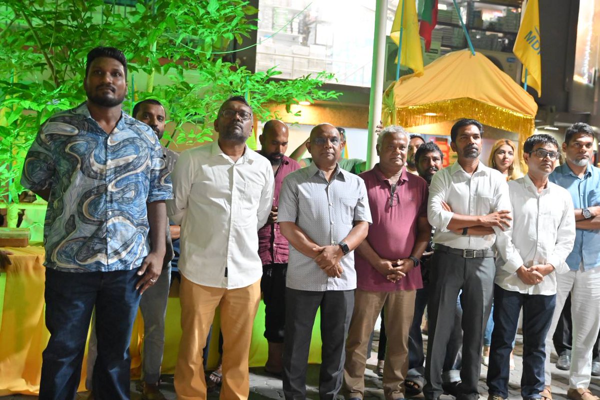 MDPSecretariat's tweet photo. ޖެނުއަރީ 31 އަށް ތައްޔާރުވުމަށް އަޅުގަނޑުމެން ކަންމަތީ ޖަލްސާތައް މި ފެށީ މިރޭ ޕީޓްރަލް ޕާކު ސަރަހައްދުން.

#FudhijjeFundijje https://t.co/R6ajnHLKSS