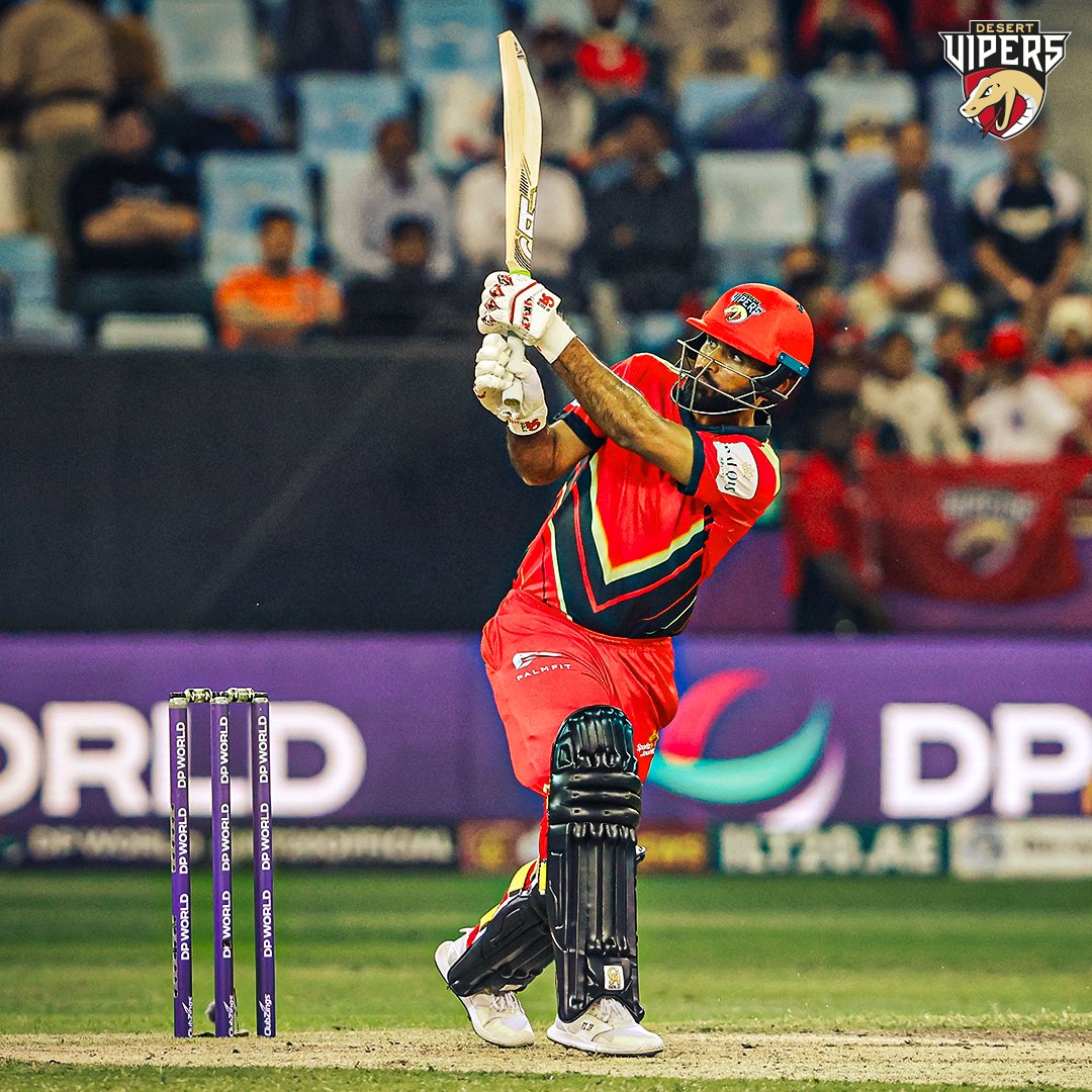 TheDesertVipers's tweet image. Fauji sahab taking charge 🫡

#DesertVipers #FangsOut #DPWorldILT20 #DVvMIE