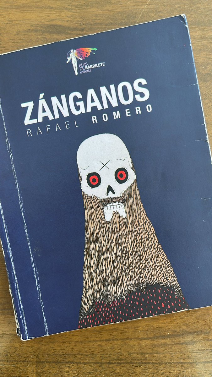 1. Zánganos - Rafael Romero.

El año pasado leí el primero y segundo de esta trilogía, entonces se me hizo lógico empezar el año terminándola. Ya los había leído antes y me gustaron más (creo yo) por lo crudo y coloquial del lenguaje.