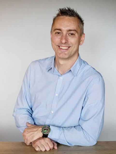 Buiten De Krijtlijnen (@dekrijtlijnen) on Twitter photo Volgende week hebben niemand minder dan <a href="/Onderwijsgek/">Marcel Schmeier</a> te gast in onze podcast om te praten over effectief rekenonderwijs.
Hebben jullie vragen voor Marcel? 👇 Volgende week hebben niemand minder dan <a href="/Onderwijsgek/">Marcel Schmeier</a> te gast in onze podcast om te praten over effectief rekenonderwijs.
Hebben jullie vragen voor Marcel? 👇