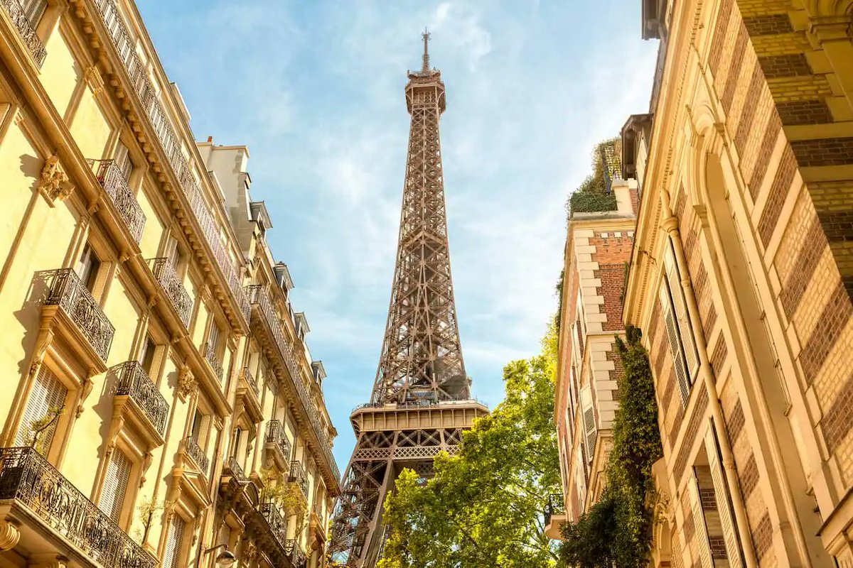 BrunchByFidel's tweet photo. We have TWO separate events planned, but the catch is you won't know what they are until you RSVP. 👀

What we can tell you is: one is on the 13th at a venue near the conference in Paris, the other is on the 14th at a venue in Versailles (we'll provide the transportation).

🧵⬇️ https://t.co/oaH769Y4U0