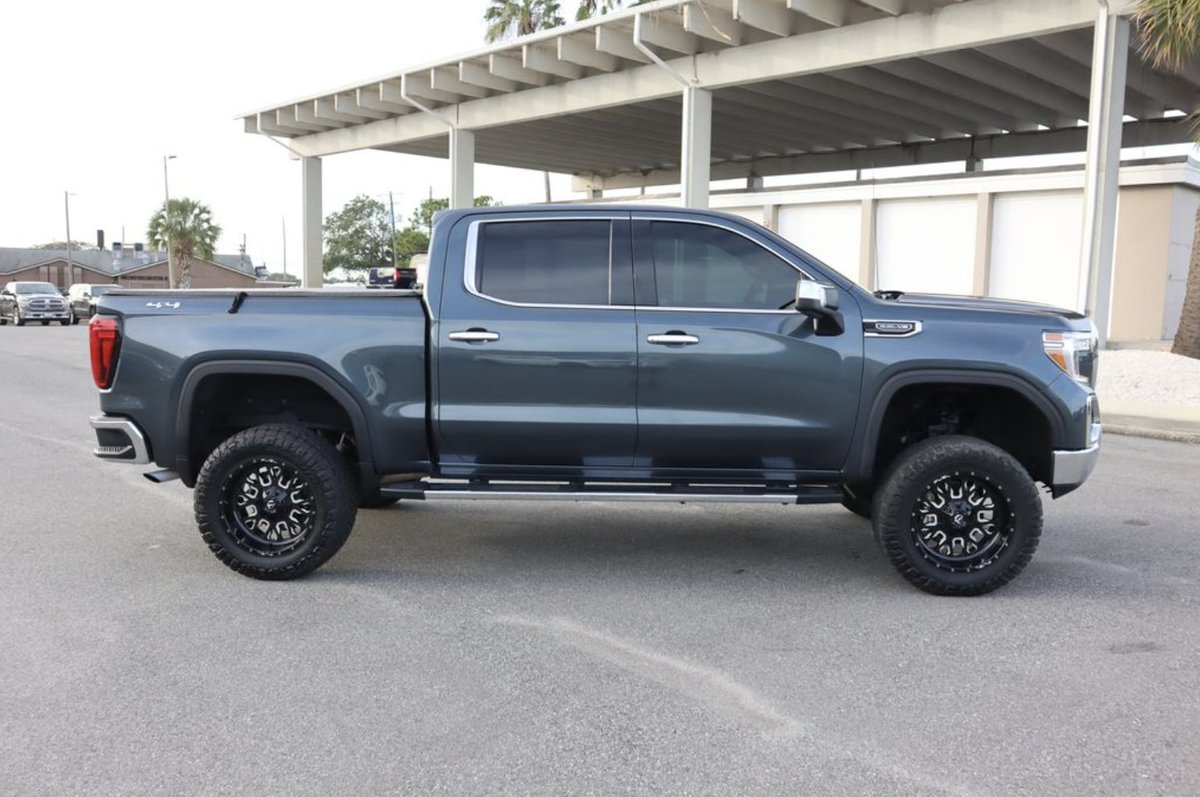 KelleyAutoGroup's tweet photo. 🔥Vehicle Spotlight: 2021 GMC Sierra 1500 SLT 4WD🔥

👉 Custom Lifted
👉 20" Fuel Rims
👉 35" Nitto Ridge Grappler Tires 
👉 6" Lift Kit

View more info: https://t.co/zmN28lBlKS https://t.co/Zv8tJNHDaM