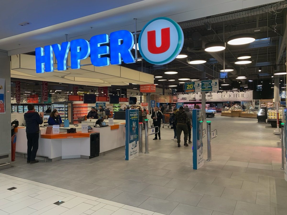 Dauvers70's tweet photo. #LEFILCONSO Ouverture aujourd'hui du 1er des 3 hypers français du Suisse Migros sous l'enseigne Hyper U de @CooperativeU https://t.co/THKFkDBqsp