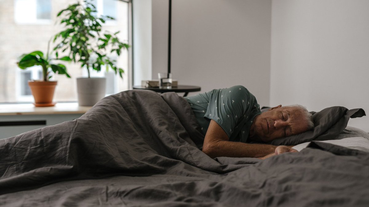 OximesaNG_TRD's tweet image. Si tienes un resfriado y respiras diferente por la noche, la #AutoCPAP ajustará la presión para ayudarte a dormir mejor 🌙💤

Es una opción personalizada para tratar problemas como la apnea del sueño 💤 

oximesa.es/servicios/tera…