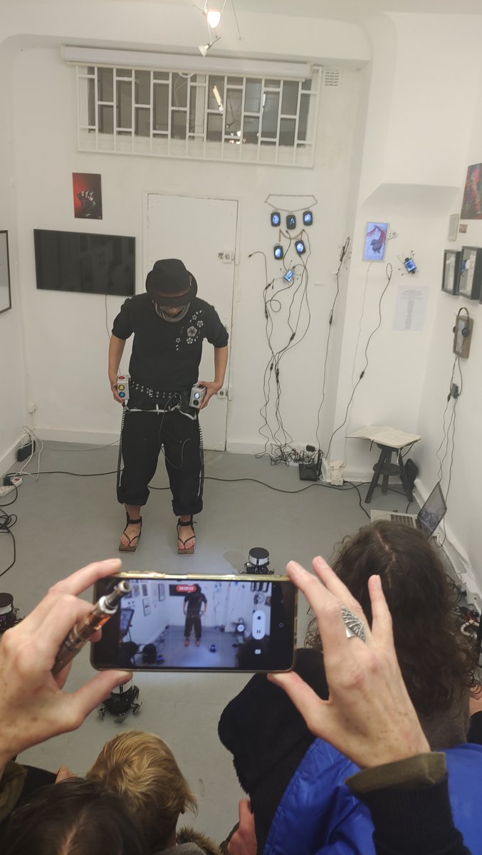 Happy to be part of the collective exhibition "Humans versus AI/robots" in Paris this winter. The opening yesterday was much fun !
With my friends Yann Minh and Sigrid Coggins during setup,
Sigrid with her tiny screen AI videos installation,
The performance of Nao Tanaka with his