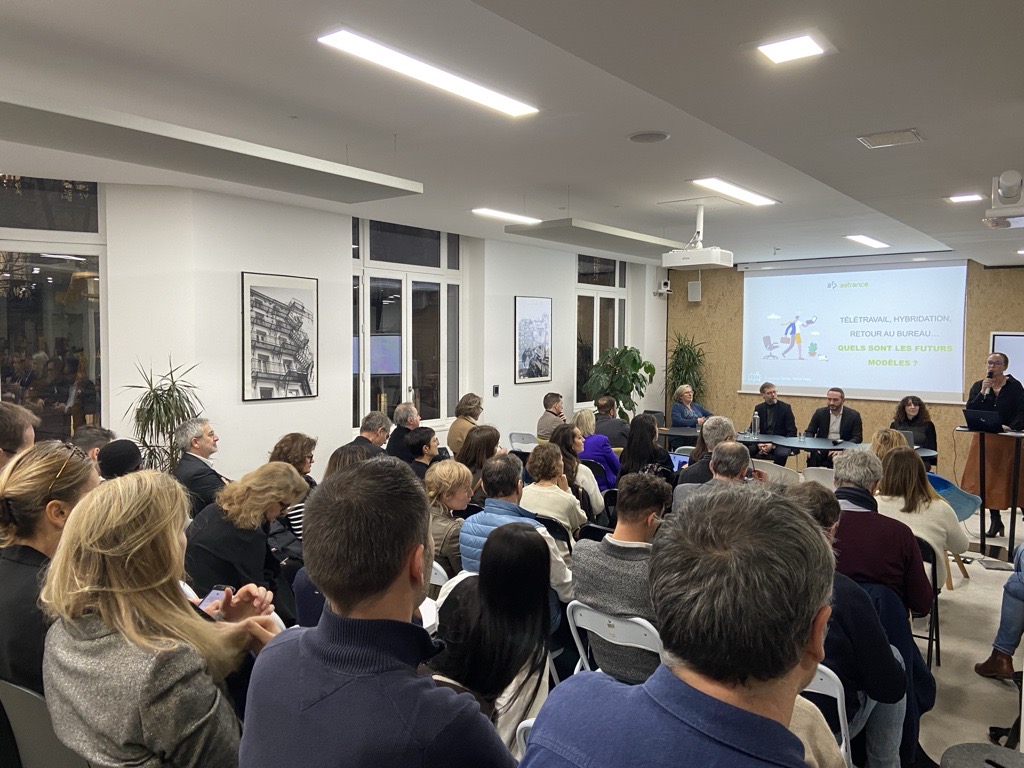 ARP_Astrance's tweet photo. 📢 En direct de la conférence Télétravail, Hybridation, Retour au bureau, quels sont les futurs modèles ?
👏Merci à Valérie F Directrice de l'Immobilier -Veolia- Pascal B Directeur de projets RH et immobilier -Enedis- et Cédric A Directeur de l'environnement de travail -Deloitte https://t.co/Qe8ZA7K7CJ