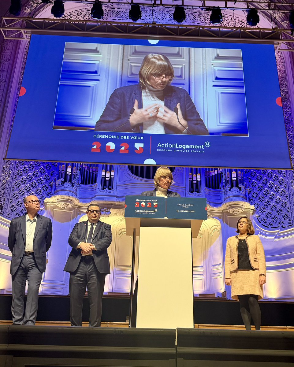 OSalleron's tweet photo. Cérémonies des voeux de @medef @UnionHlm @Untec_org @ActionLogement @valerieletard : des rencontres, des échanges avec les acteurs économiques, du logement social, inter-professionnels, gouvernementaux. https://t.co/sfU1uioox1