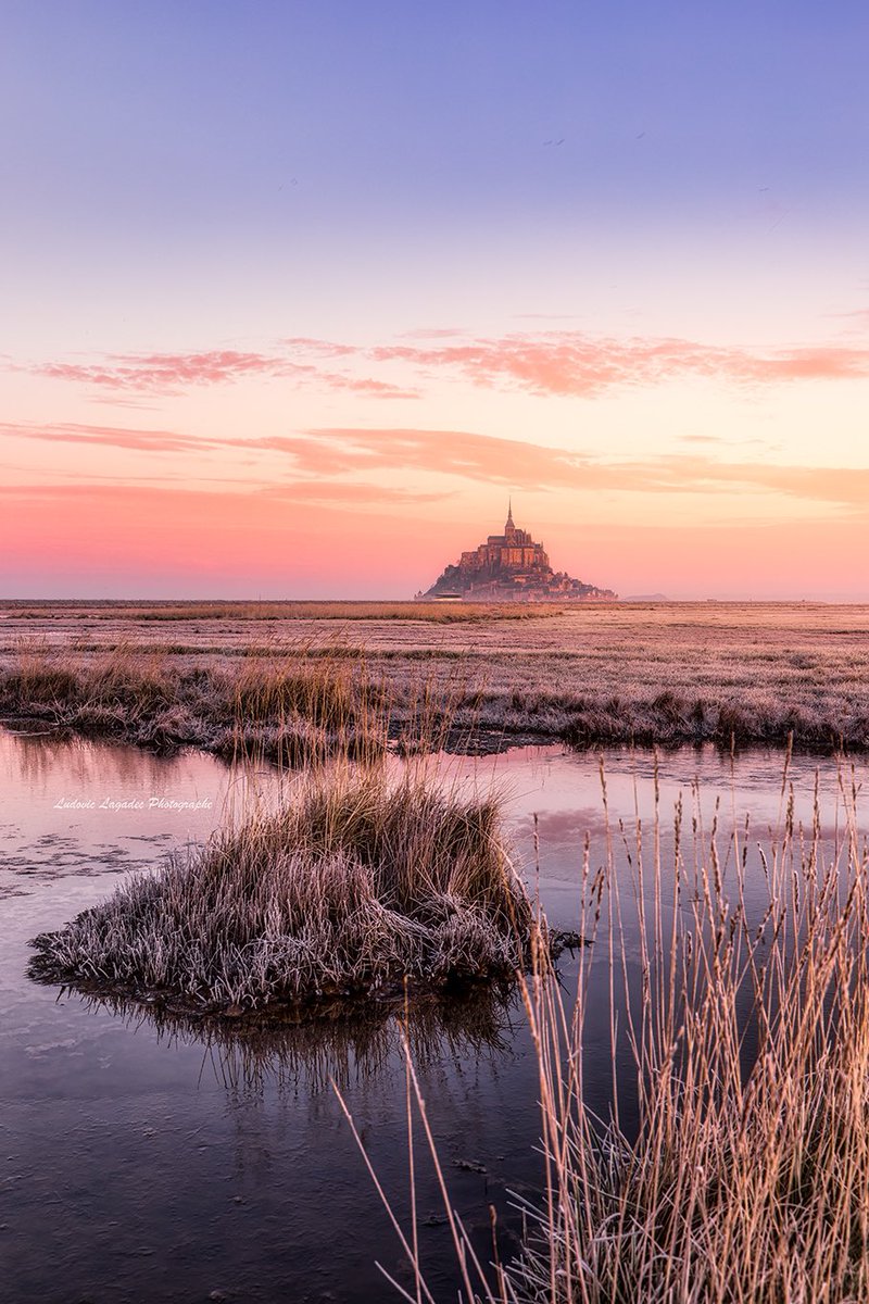 LudovicLagadec's tweet photo. Hier matin par -4 degrés dans la baie du Mont Saint Michel . https://t.co/2bbZYczmol