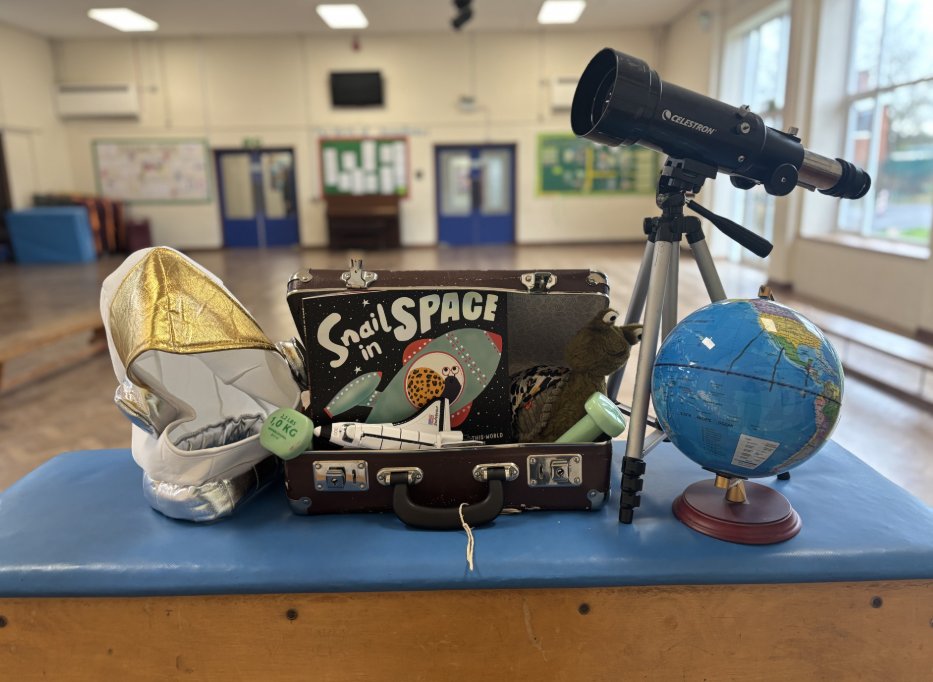 mv_primary's tweet photo. Today’s storytelling session with Lou from @TheatriKidsUK  took Reception pupils on a magical journey into space. Alongside Gail the Snail they had a chance to learn about space shuttles, practise moonwalking, explore a real telescope and, most of all, remember to DREAM BIG! 🥰🚀 https://t.co/d6HLwjRYZG