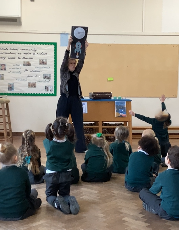 mv_primary's tweet photo. Today’s storytelling session with Lou from @TheatriKidsUK  took Reception pupils on a magical journey into space. Alongside Gail the Snail they had a chance to learn about space shuttles, practise moonwalking, explore a real telescope and, most of all, remember to DREAM BIG! 🥰🚀 https://t.co/d6HLwjRYZG