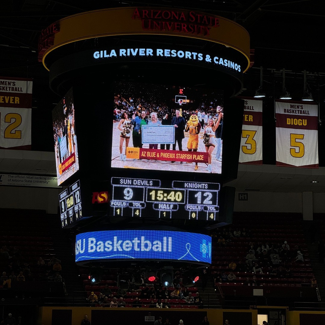 BCBSAZ's tweet image. Proud to shed a light on Phoenix Starfish Place during ASU's basketball game! 💙 

Join us as we stand with Starfish Place in creating a haven of hope and healing.💫 #communitypartner #arizona #asu