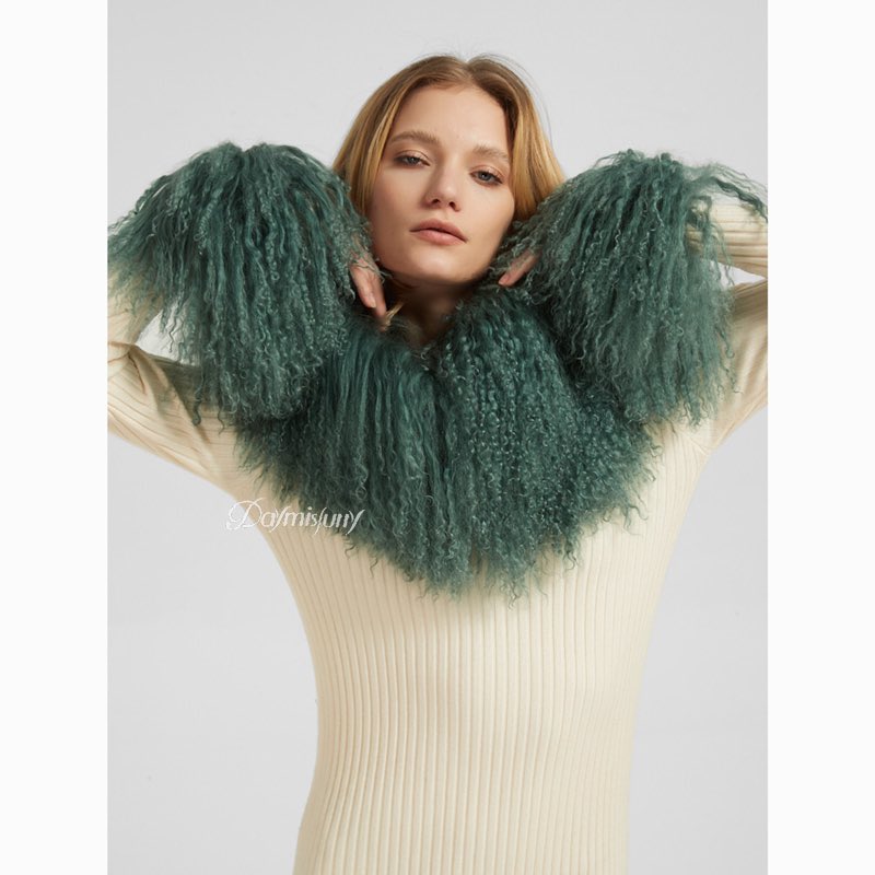 DAYMISFURRY's tweet photo. New color for our lamb fur collar& cuffs collection. #modelday #modeeling #lambfur #furcuff #fur #furcollar #womenswear #womenfashion #womenstyle #ladyfashion #ladystyle #girlsfashion #girlstyle #girlsoutfits #outfits #accessories #fashionaccessories #handmadeaccessory https://t.co/ip6RgS30qS