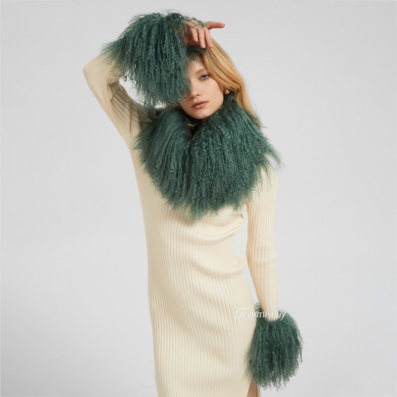 DAYMISFURRY's tweet photo. New color for our lamb fur collar& cuffs collection. #modelday #modeeling #lambfur #furcuff #fur #furcollar #womenswear #womenfashion #womenstyle #ladyfashion #ladystyle #girlsfashion #girlstyle #girlsoutfits #outfits #accessories #fashionaccessories #handmadeaccessory https://t.co/ip6RgS30qS