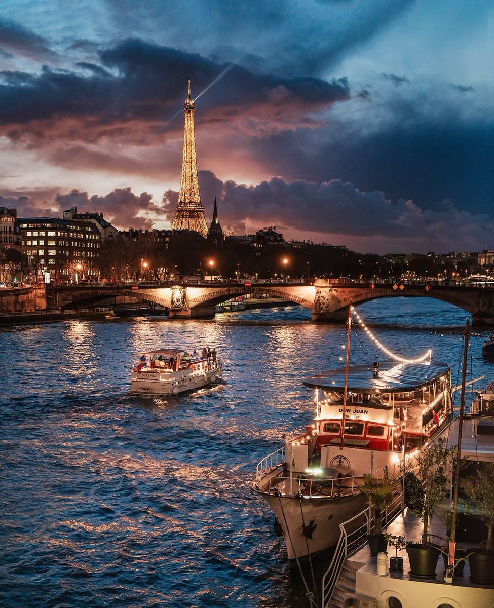 La Senna al calar della notte 🌙

📸 garyphr

#parigipuntoit #parigi #paris