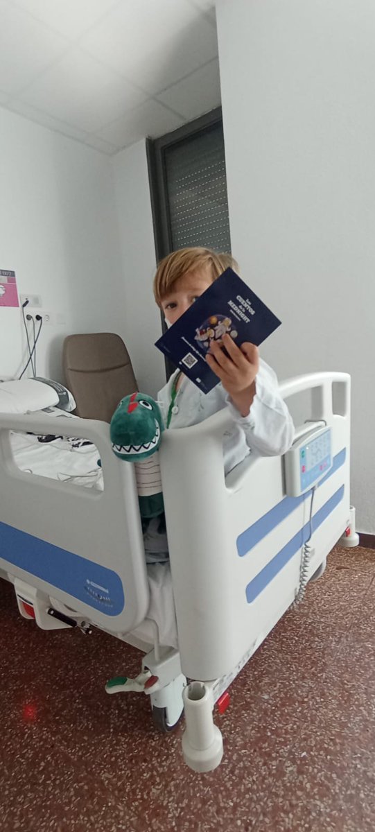 MednightEu's tweet photo. #TalesfromMednight entertain all #children.
In the pedagogical room of the #Hospital de San Juan they already have some copies of the #stories.
These little ones will be able to enjoy these stories during their stay, which we hope will be a short one.
#unitedbyscience