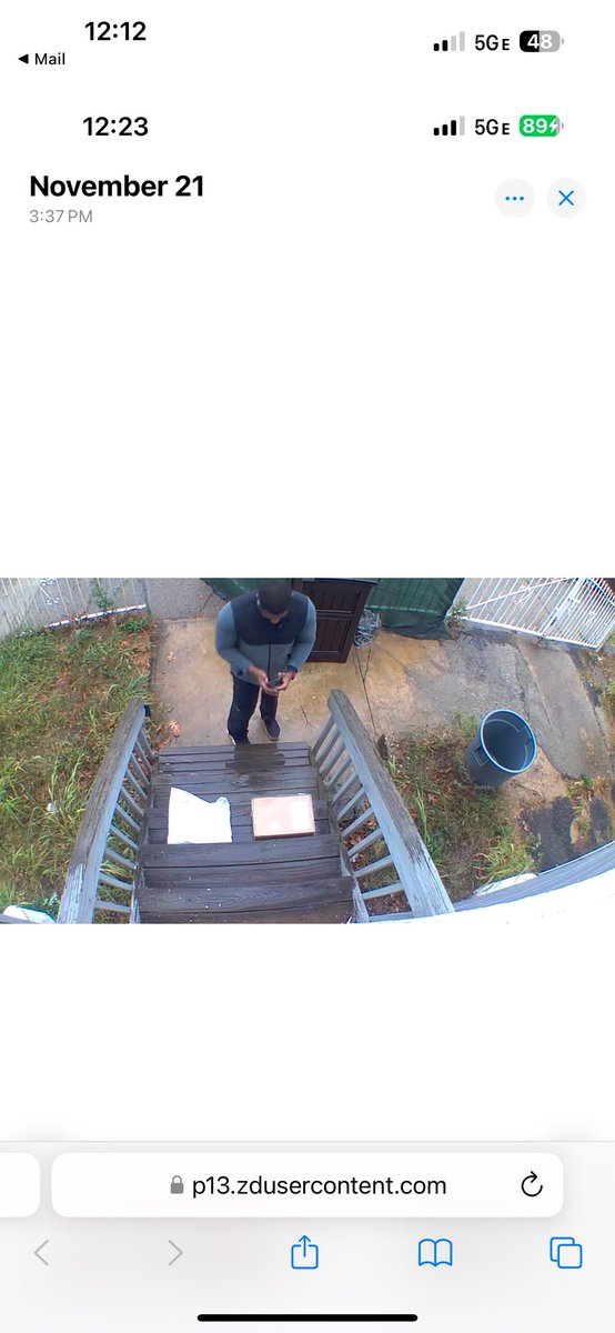 MecaLatte's tweet photo. I ordered an item which required signature on demand. Fed ex driver forged my signature and left my package outside. Lied and said he delivered it to a recipient. FedEx and Lanvin apologized and have done absolutely nothing. https://t.co/ks1mDcn68E